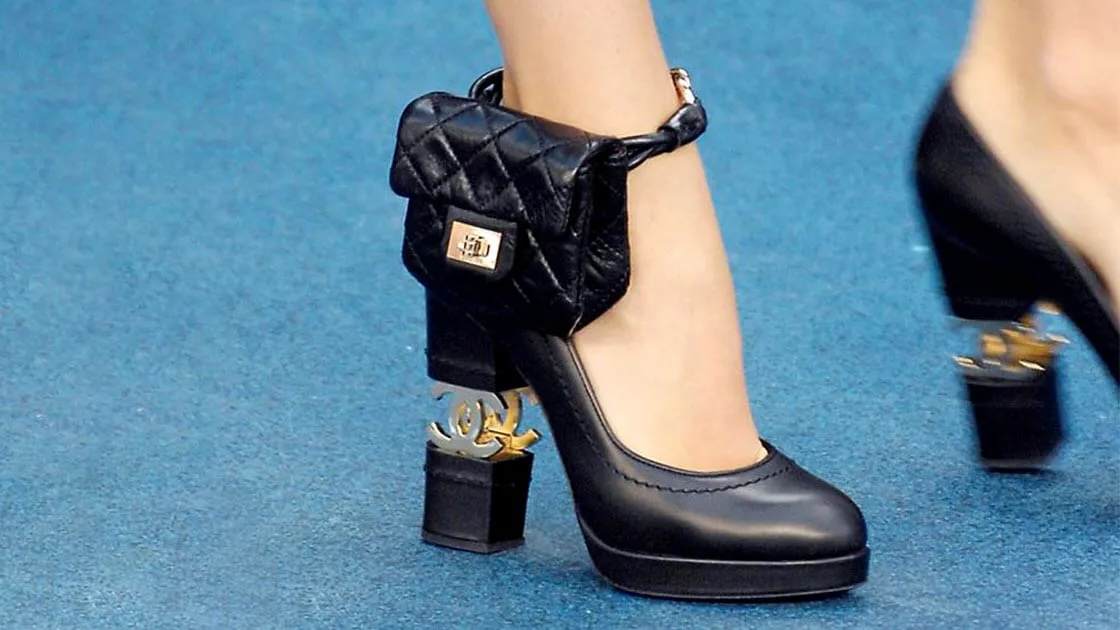 Chanel ankle bags: Unconventional Glam Fashion